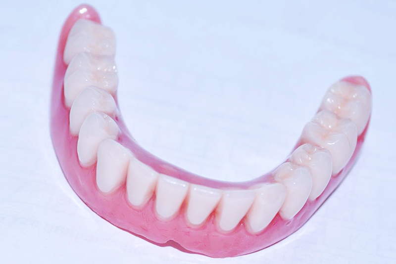 Как снять отек после имплантации зубов